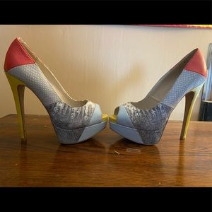 Aldo multi print heels 7